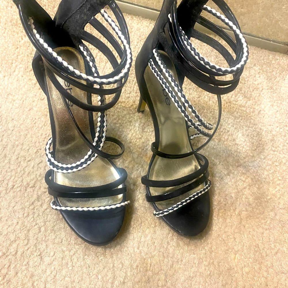 Size 6 Bebe stilettos
